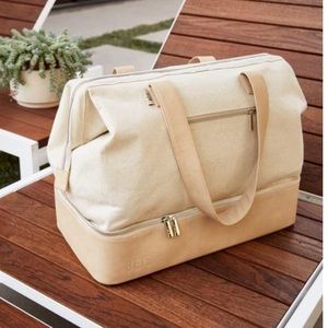 NWT BEIS WEEKENDER BAG NUDE